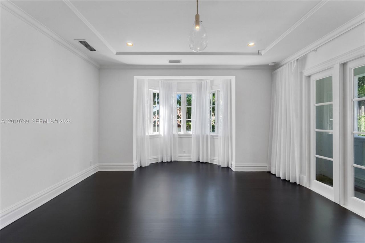 26 Tahiti Beach Island Rd , Coral Gables, FL 33143 Photo