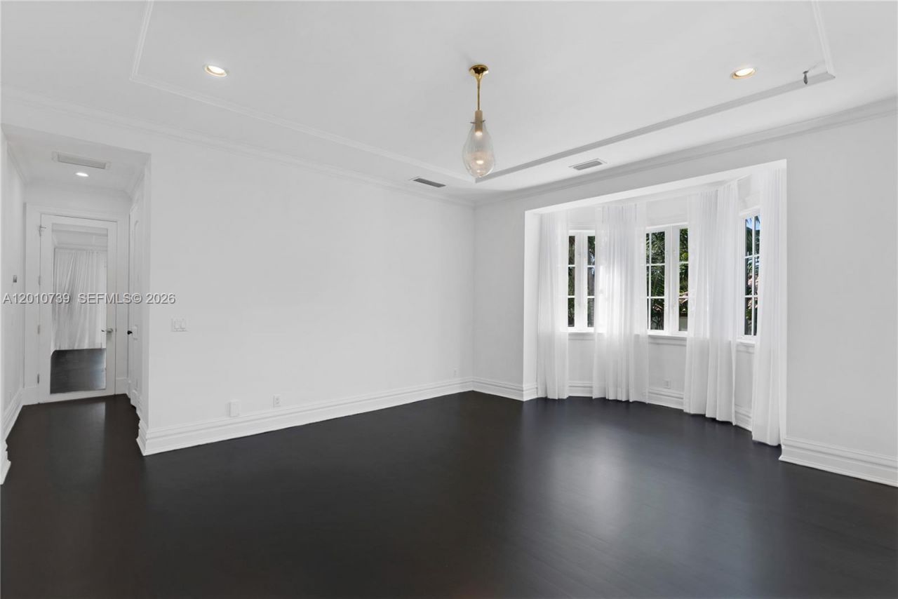 26 Tahiti Beach Island Rd , Coral Gables, FL 33143 Photo