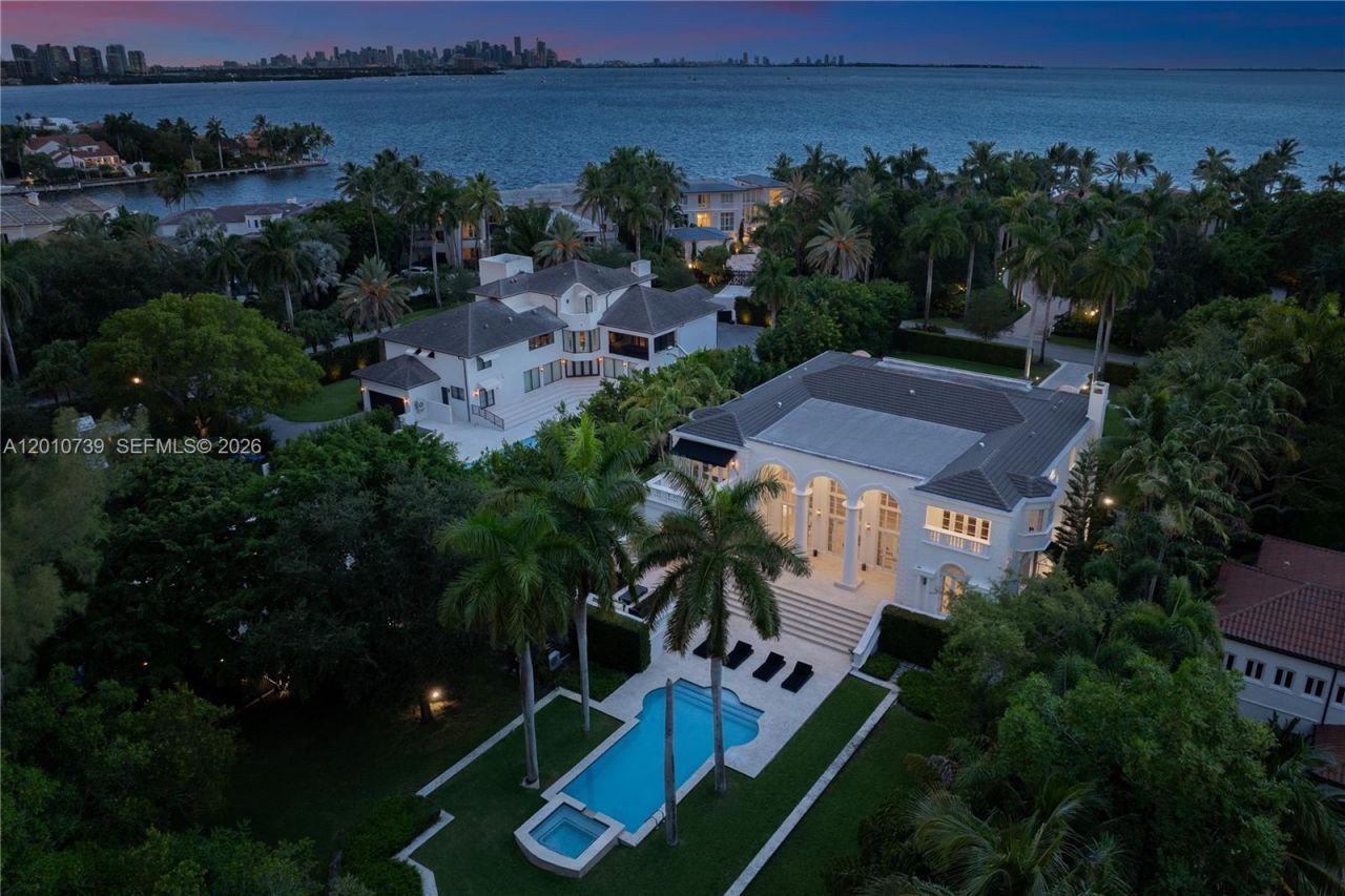 26 Tahiti Beach Island Rd , Coral Gables, FL 33143 Photo
