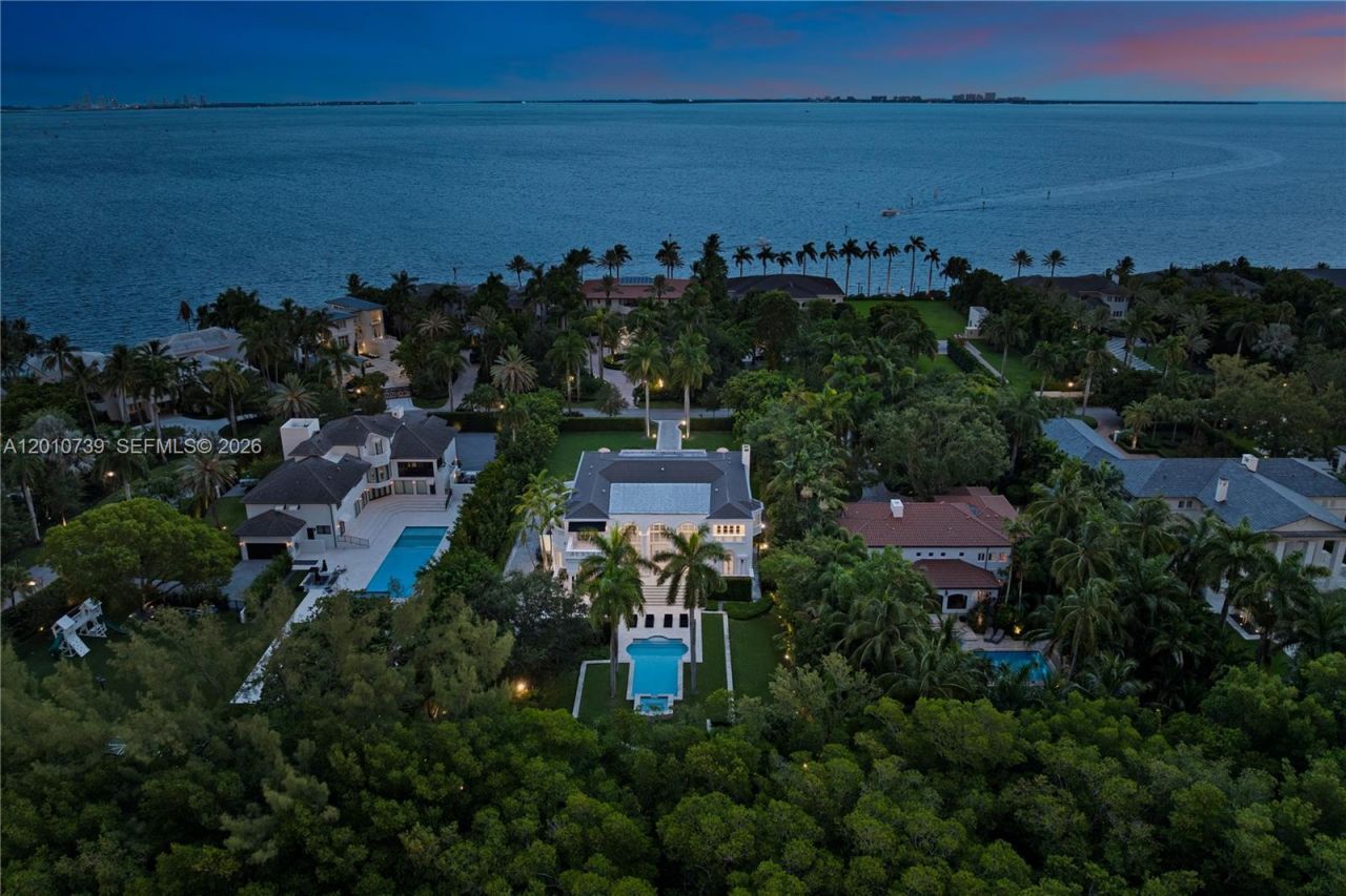 26 Tahiti Beach Island Rd , Coral Gables, FL 33143 Photo