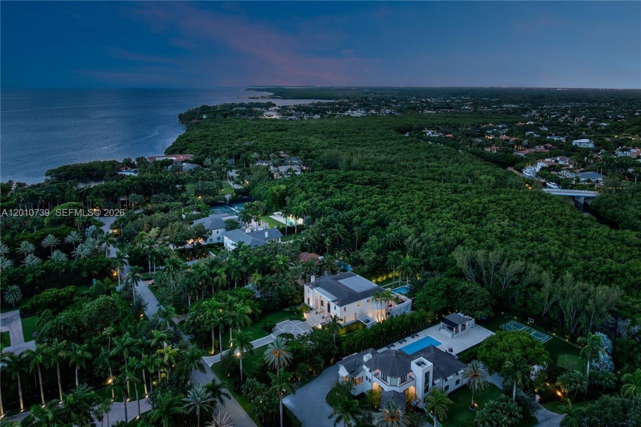 26 Tahiti Beach Island Rd , Coral Gables, FL 33143 Photo