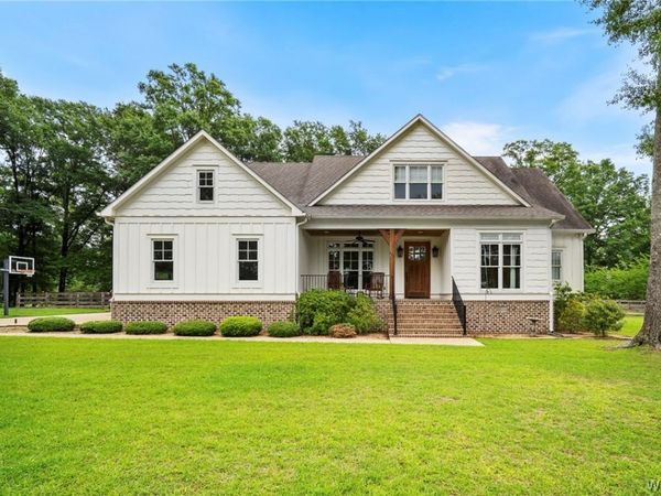 100 Cherokee Drive, Livingston, AL 35470