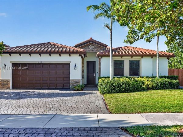 2371 SE 1st Ct , Homestead, FL 33033