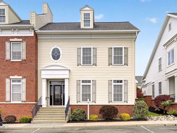 7 Sudbury Square, Latham, NY 12110