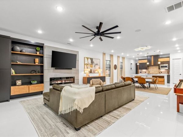 1137 NE Monroe Street, Bentonville, AR 72712