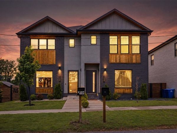 1137 NE Monroe Street , Bentonville, AR 72712