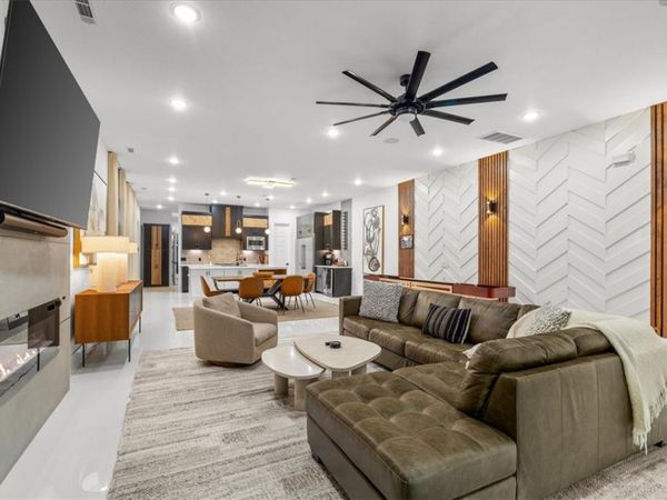1137 NE Monroe Street, Bentonville, AR 72712