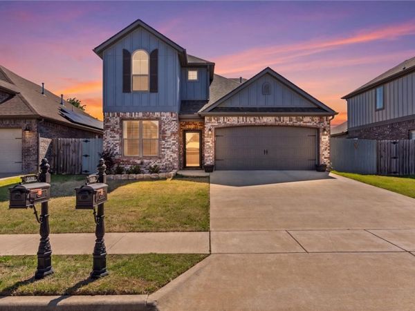 1501 Canal Street , Lowell, AR 72745