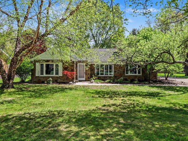 756 N Kalamazoo Avenue, Marshall, MI 49068