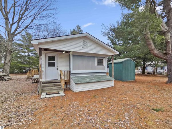 10733 Freeman Road, Mesick, MI 49668