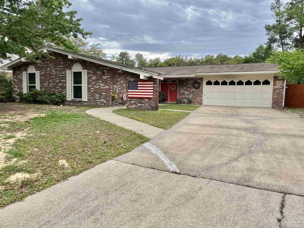 2410 Parker Dr, Niceville, FL 32578