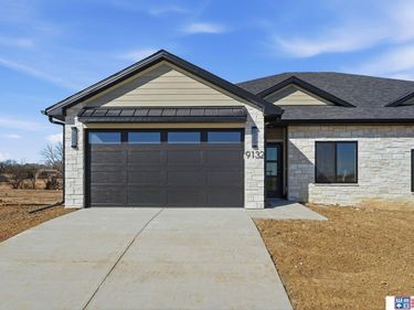 9132 Lucena Drive , Lincoln, NE 68520