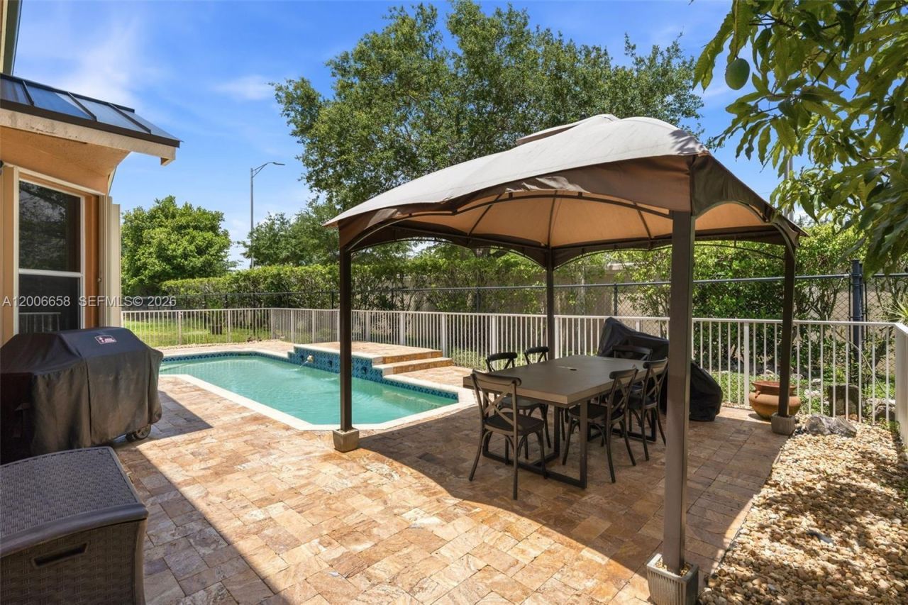 15391 SW 18th St, Miramar, FL 33027 Photo