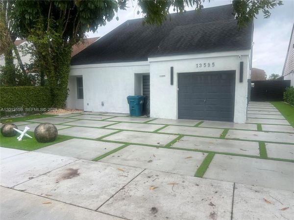 13595 SW 99th St , Miami, FL 33186