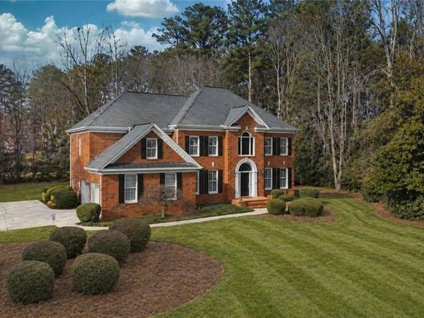 1700 Canterbury Pointe SE, Conyers, GA 30013