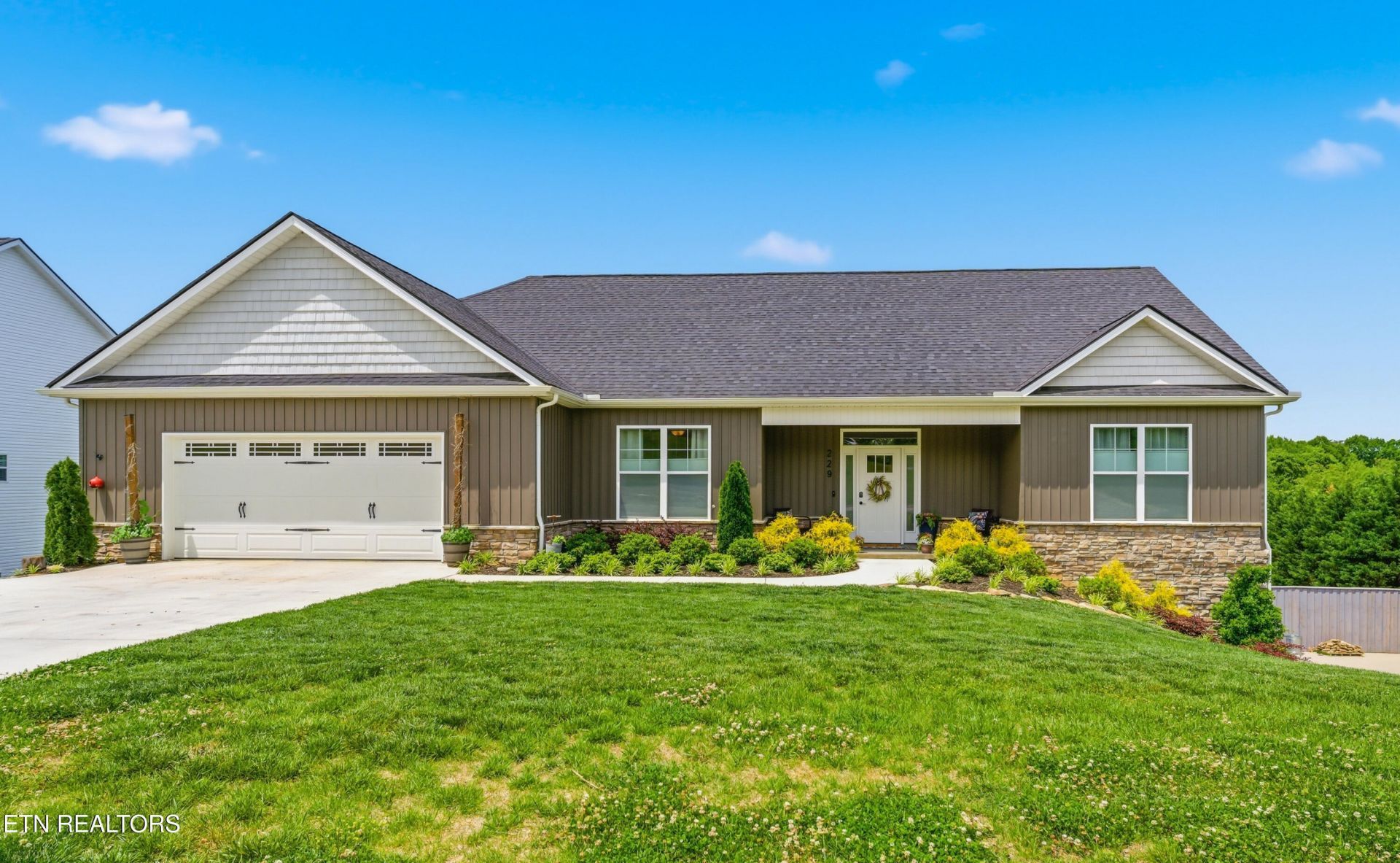 229 Ridgefield Drive, Maryville, TN 37804 Main Photo
