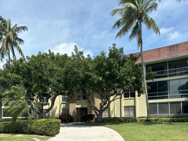 5520 Tamberlane Circle, Unit 208, Palm Beach Gardens, FL 33418