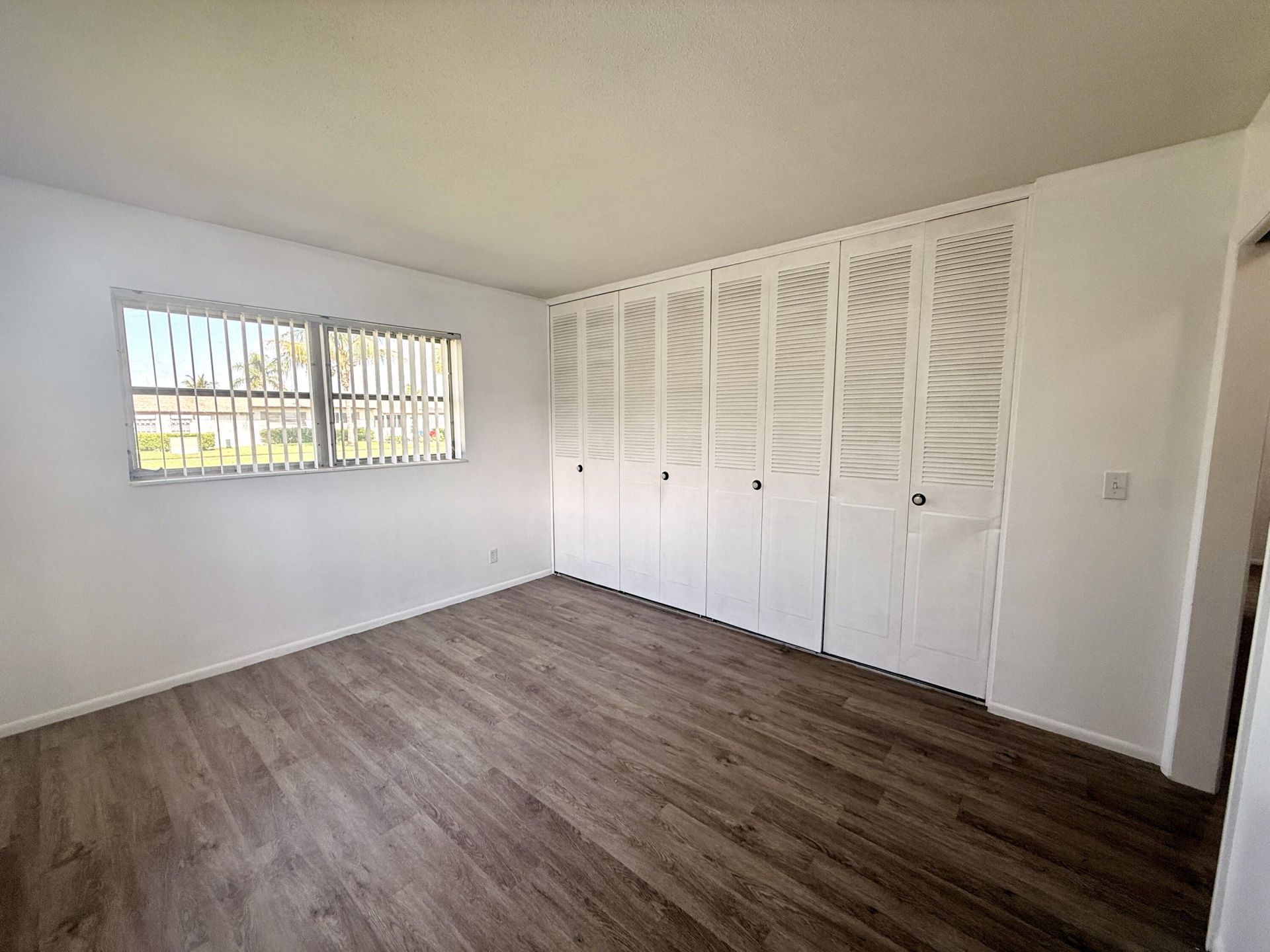 2854 E Crosley Dr Drive E, Unit J, West Palm Beach, FL 33415 Photo