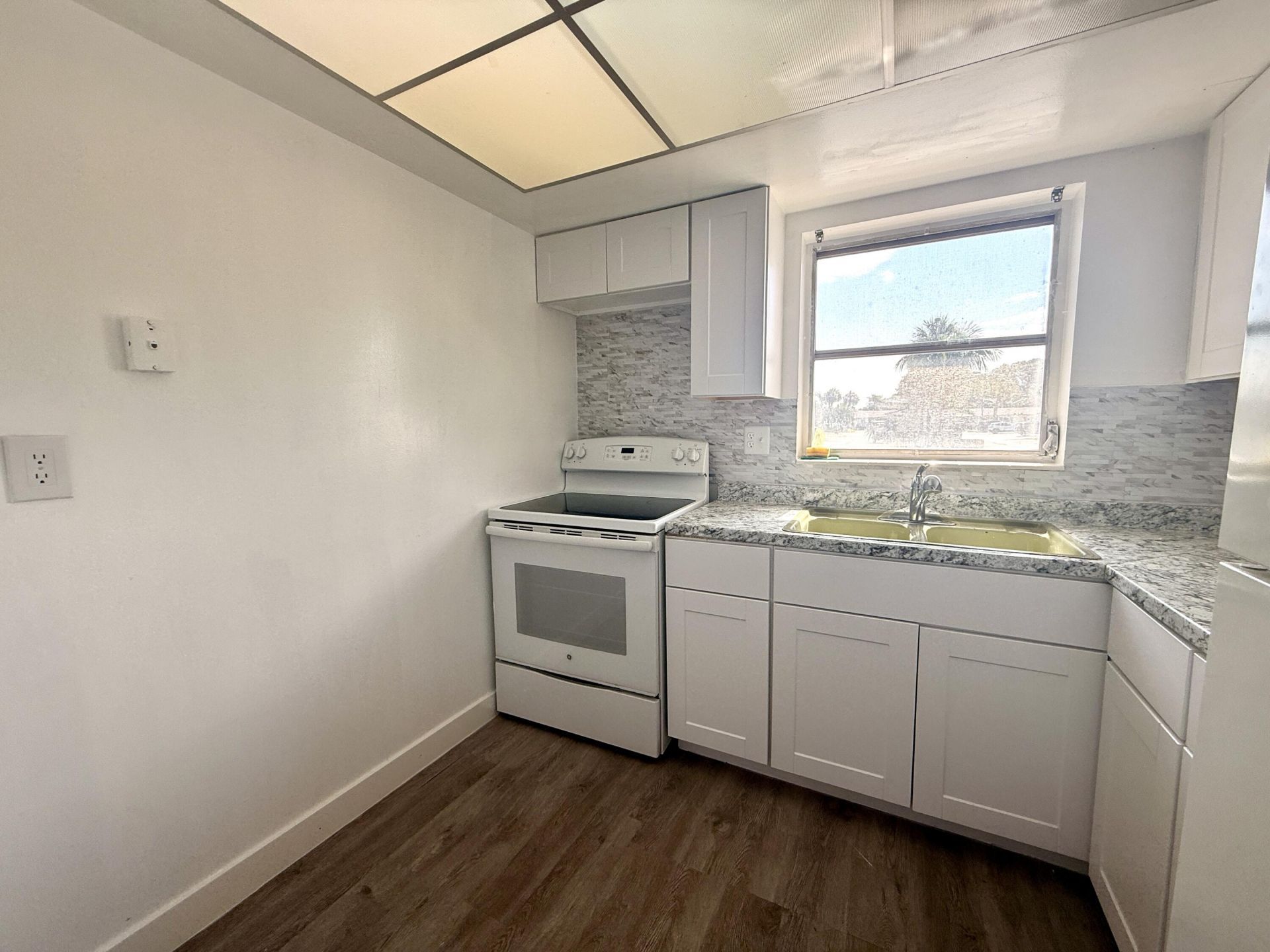 2854 E Crosley Dr Drive E, Unit J, West Palm Beach, FL 33415 Photo