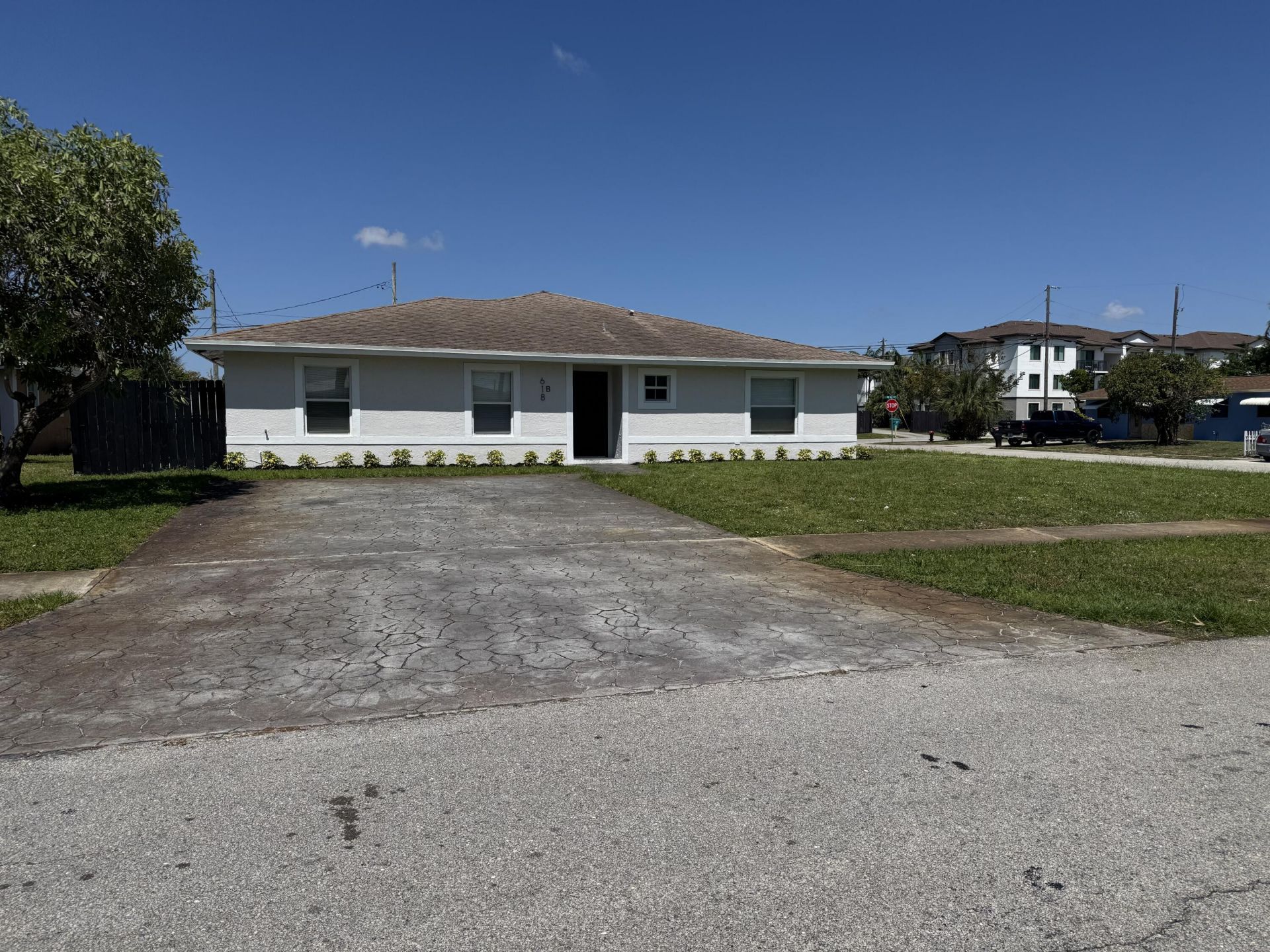 618 NE 1st Street, Unit B, Boynton Beach, FL 33435 Photo