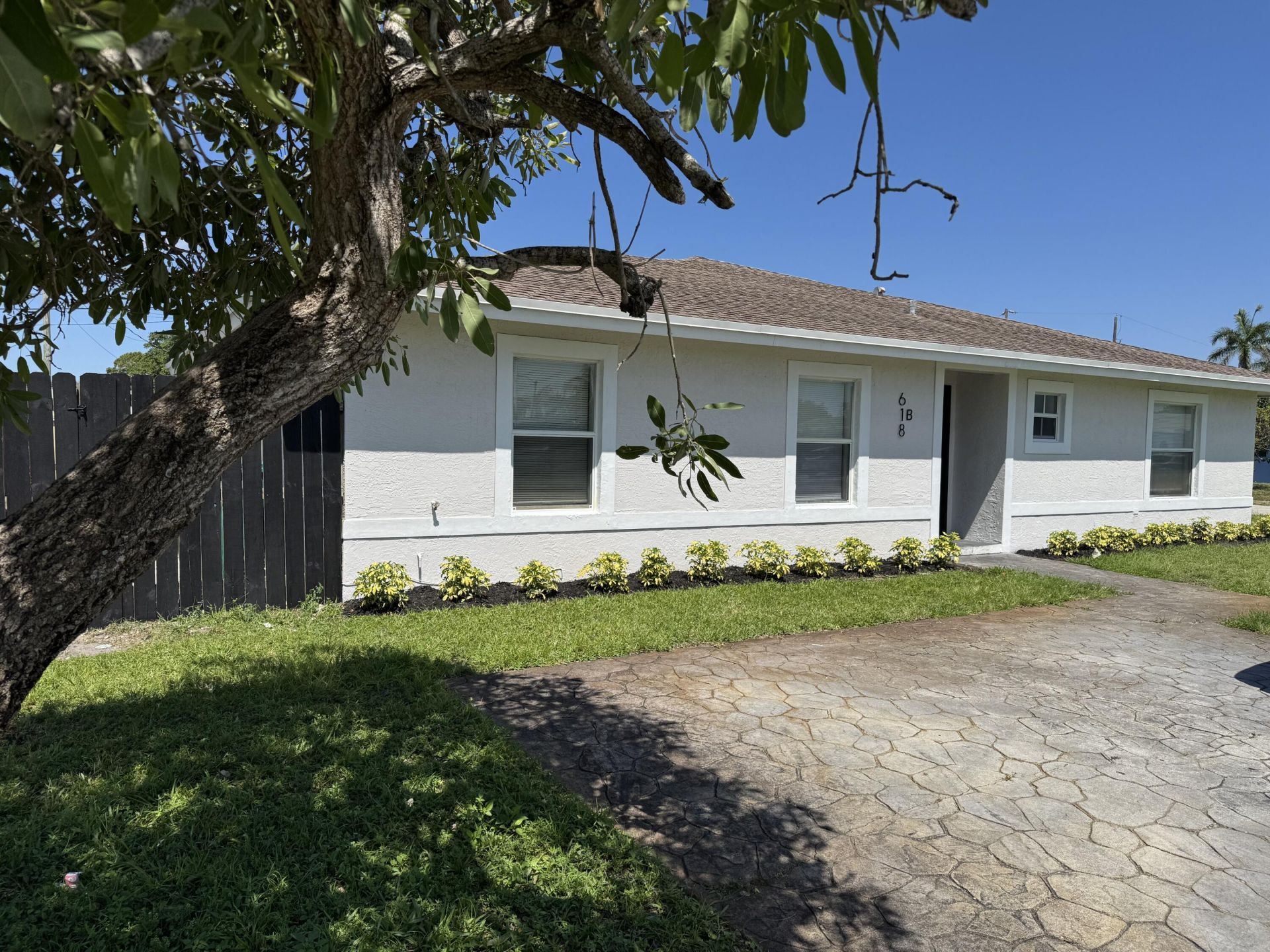 618 NE 1st Street, Unit B, Boynton Beach, FL 33435 Photo