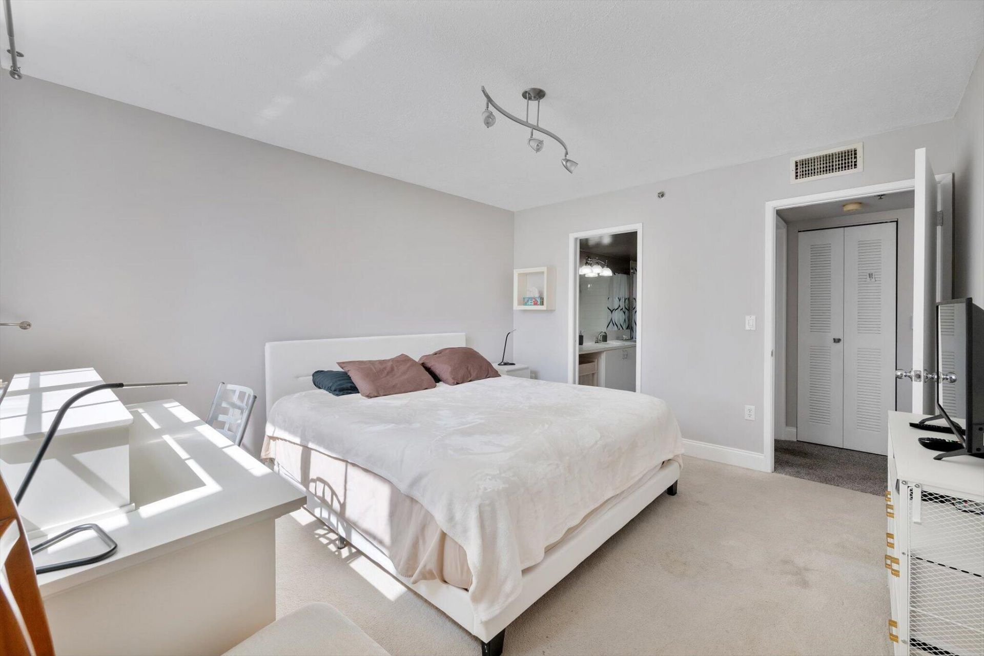 19601 E Country Club Drive, Unit 7505, Aventura, FL 33180 Photo
