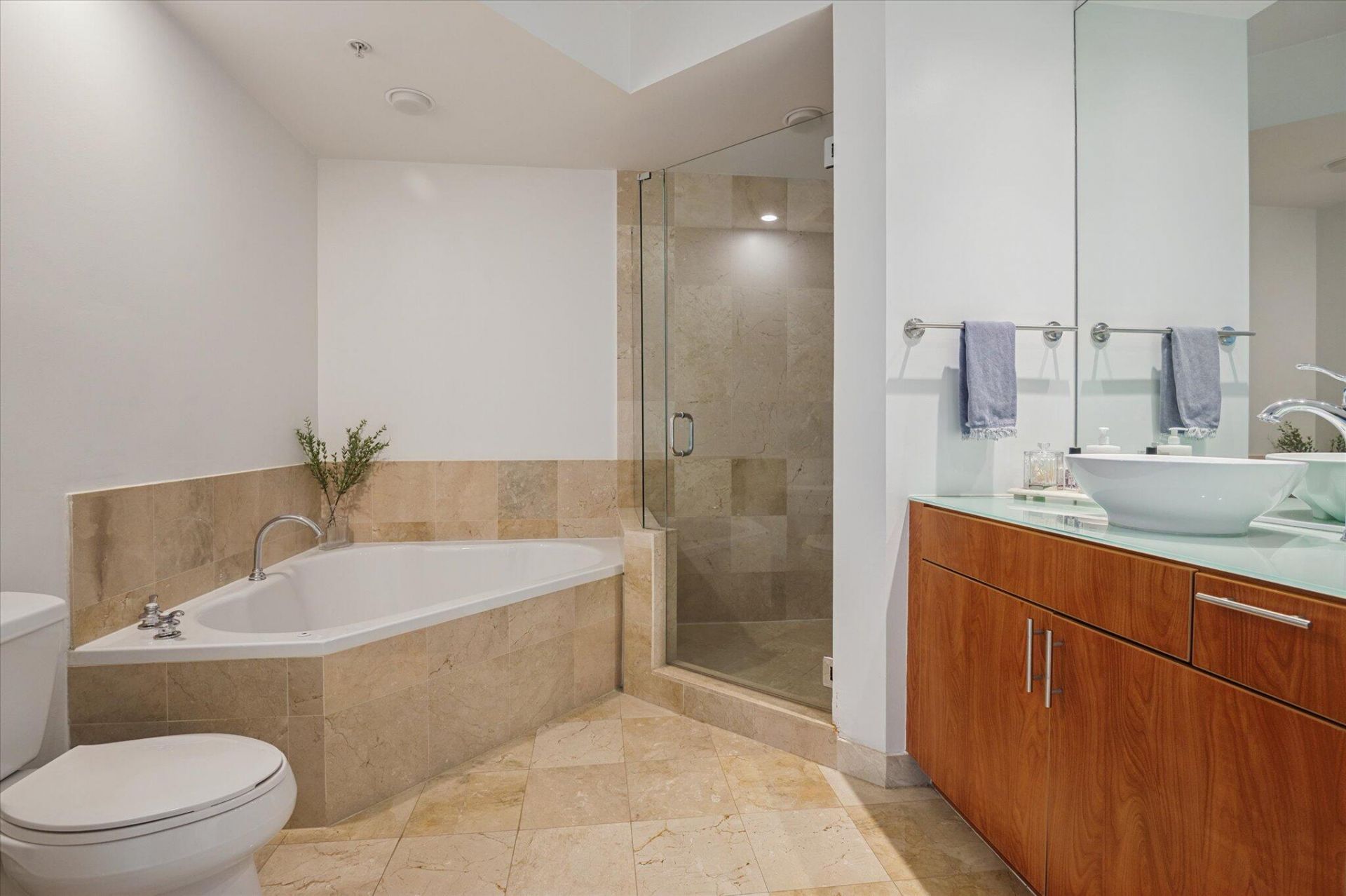 315 NE 3rd Avenue, Unit 2108, Fort Lauderdale, FL 33301 Photo
