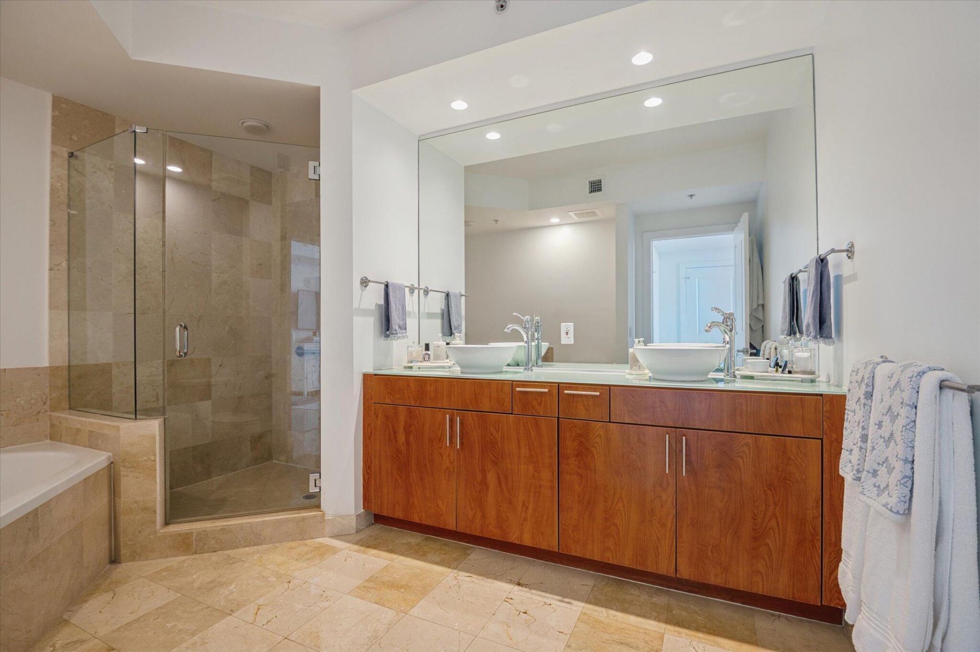 315 NE 3rd Avenue, Unit 2108, Fort Lauderdale, FL 33301 Photo