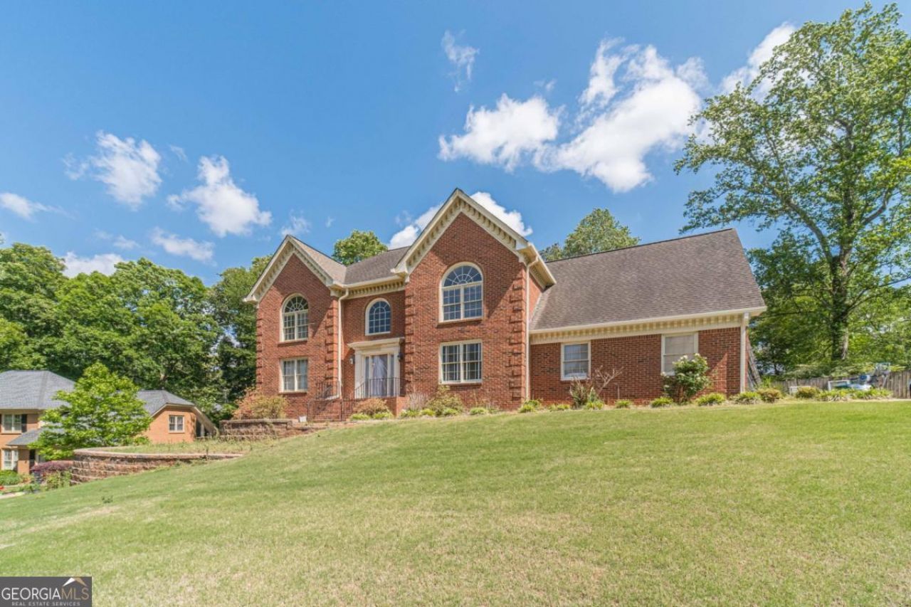 5060 Hodgkins Place Sw, Lilburn, GA 30047 Main Photo