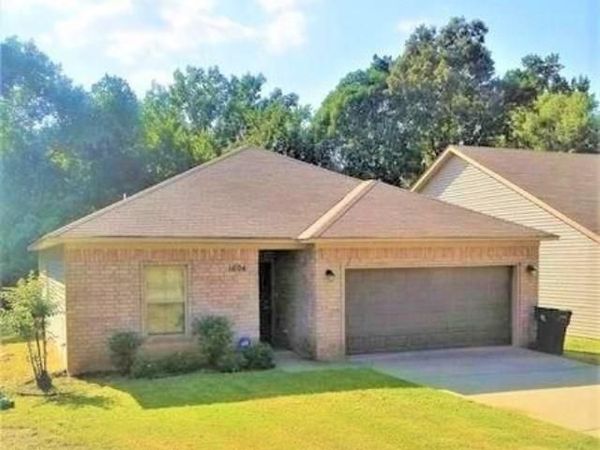 1606 Nichols Road , Little Rock, AR 72205