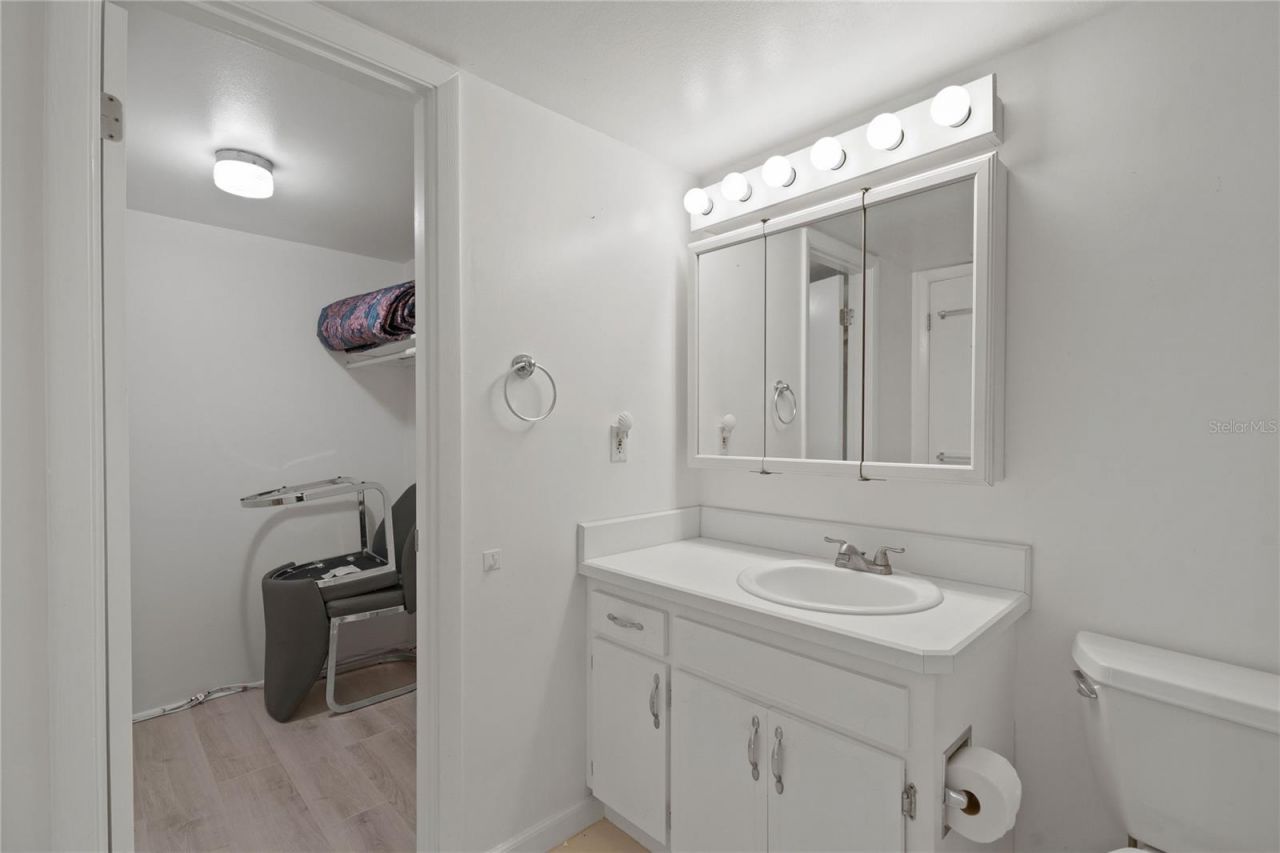 7910 Sun Island Drive S, Unit 302, South Pasadena, FL 33707 Photo