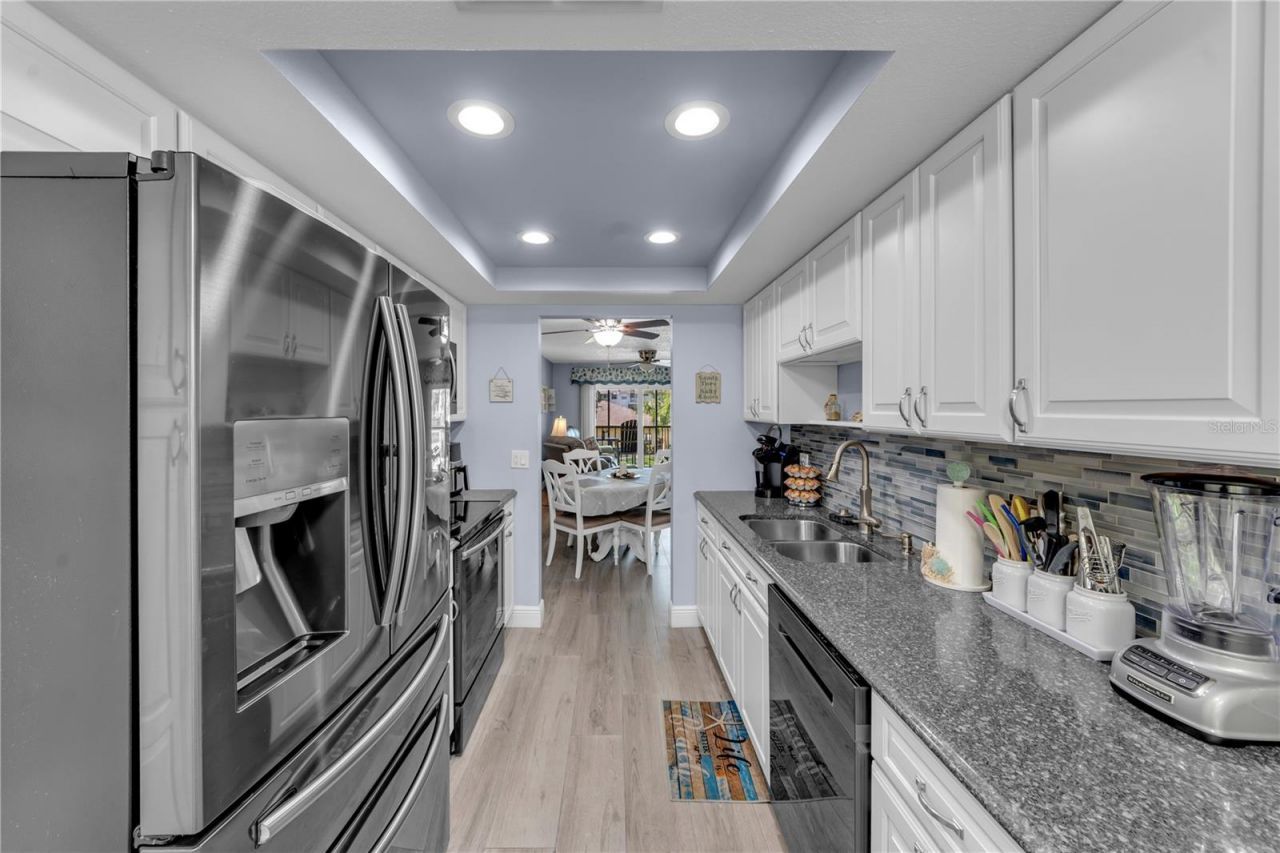 5849 Park St N, Unit 202, Saint Petersburg, FL 33709 Photo