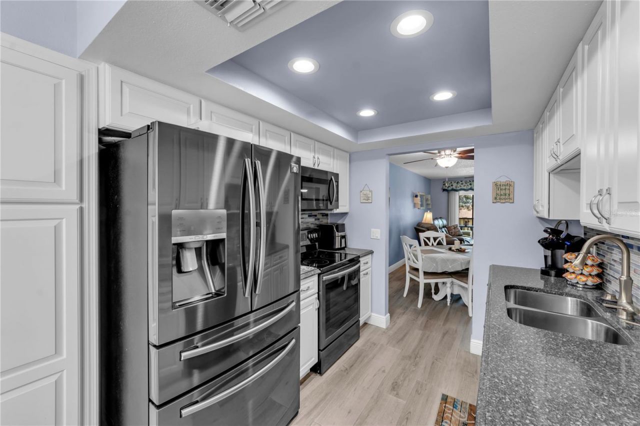 5849 Park St N, Unit 202, Saint Petersburg, FL 33709 Photo