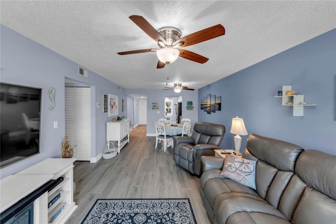 5849 Park St N, Unit 202, Saint Petersburg, FL 33709 Photo