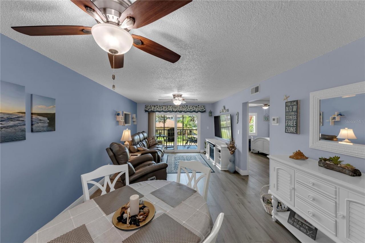 5849 Park St N, Unit 202, Saint Petersburg, FL 33709 Photo