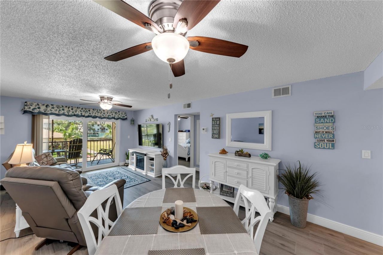 5849 Park St N, Unit 202, Saint Petersburg, FL 33709 Photo