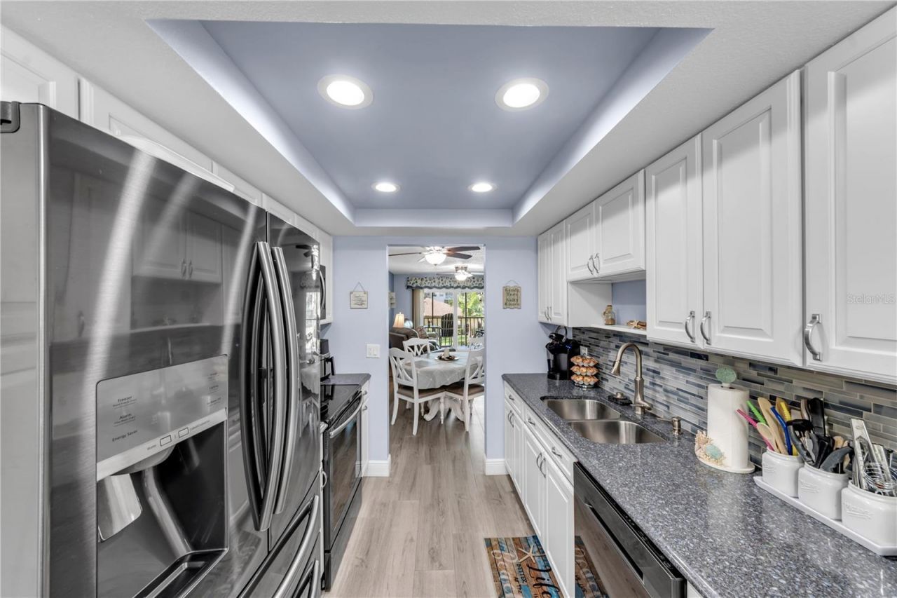 5849 Park St N, Unit 202, Saint Petersburg, FL 33709 Photo