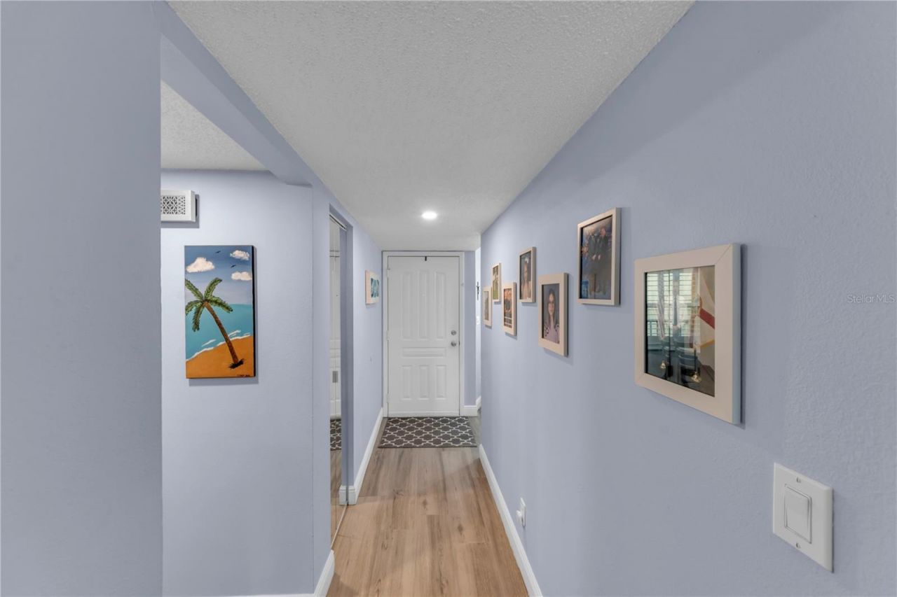 5849 Park St N, Unit 202, Saint Petersburg, FL 33709 Photo