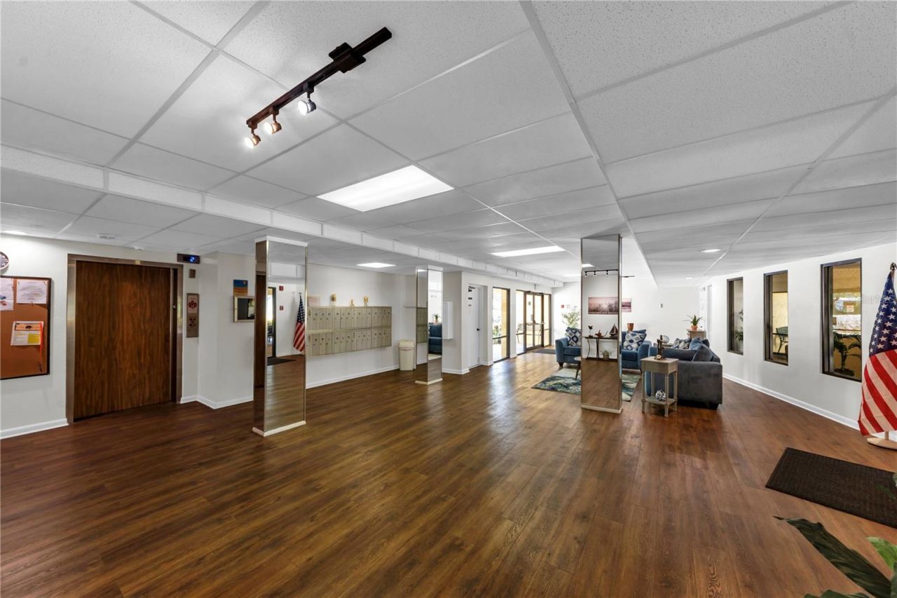 5849 Park St N, Unit 202, Saint Petersburg, FL 33709 Photo