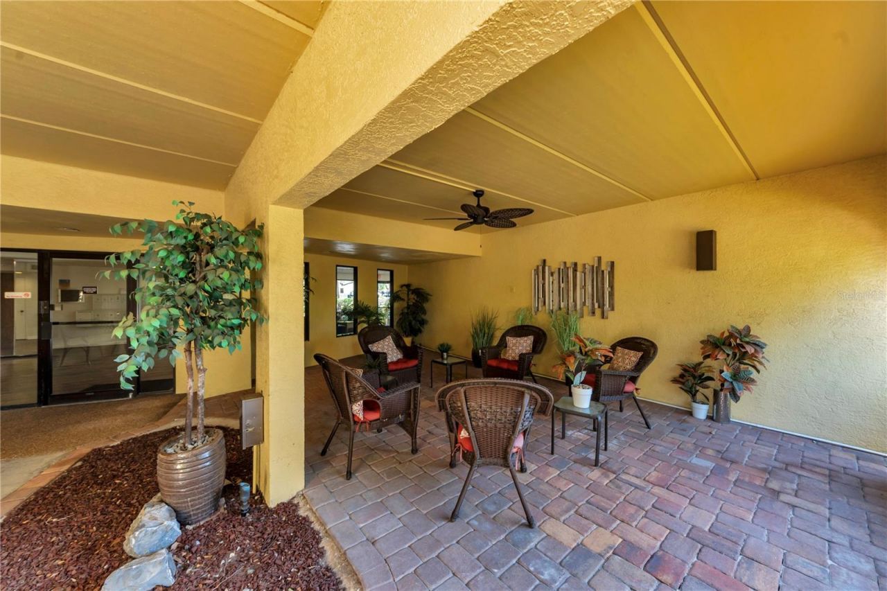 5849 Park St N, Unit 202, Saint Petersburg, FL 33709 Photo