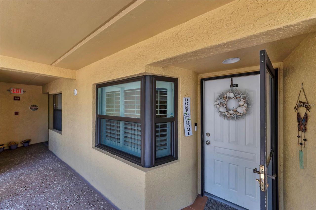 5849 Park St N, Unit 202, Saint Petersburg, FL 33709 Photo