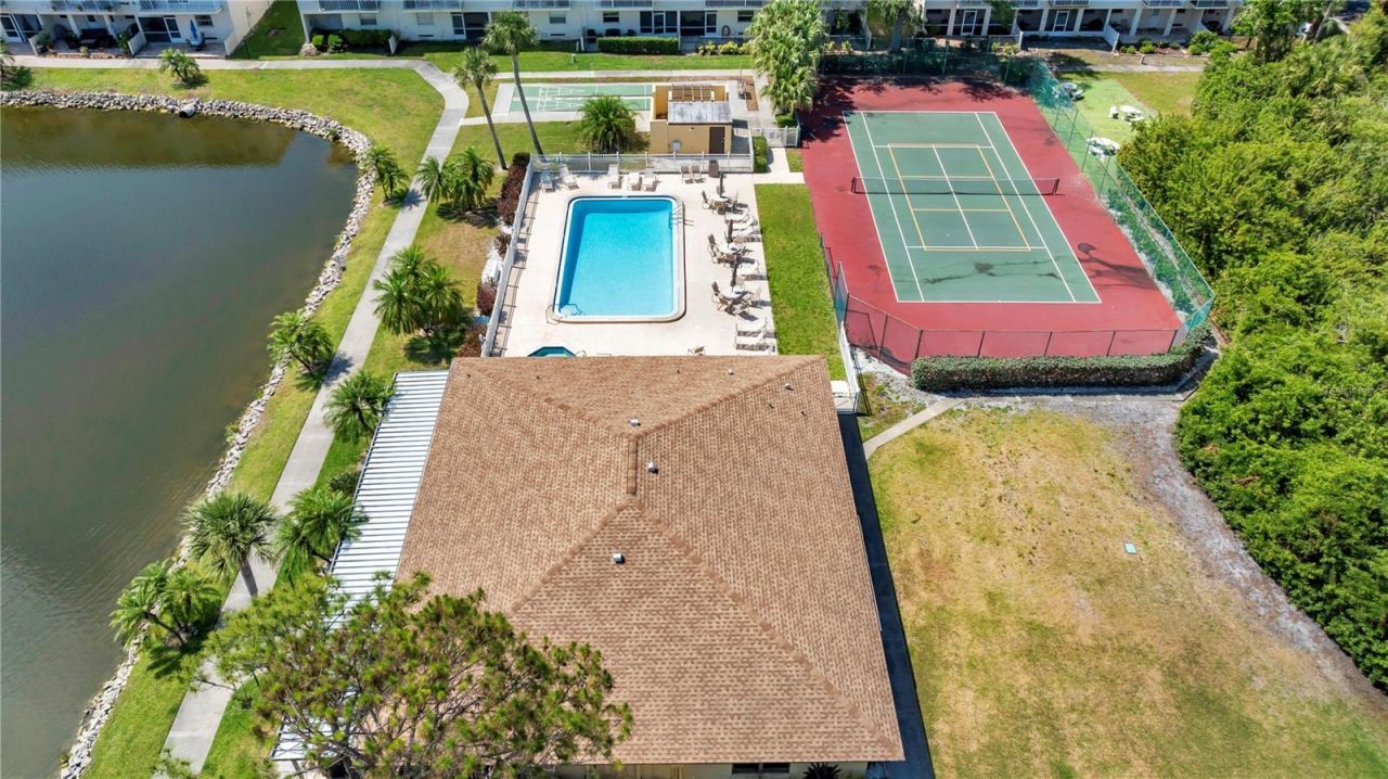 5849 Park St N, Unit 202, Saint Petersburg, FL 33709 Photo