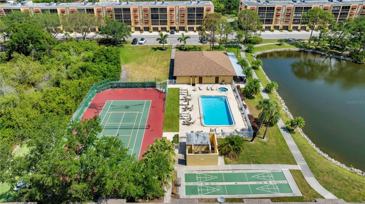 5849 Park St N, Unit 202, Saint Petersburg, FL 33709 Photo