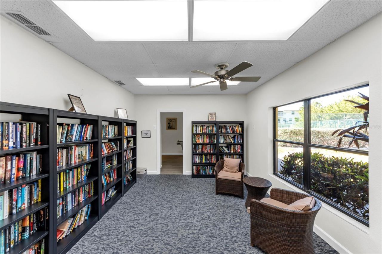 5849 Park St N, Unit 202, Saint Petersburg, FL 33709 Photo