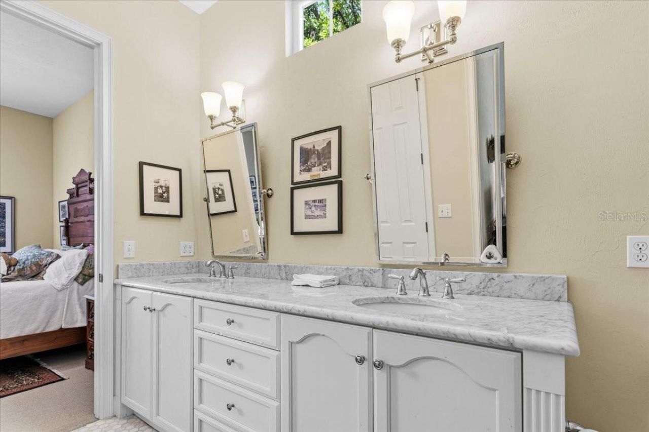 2772 NW 26th Place , Gainesville, FL 32605 Photo