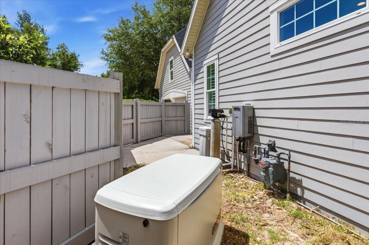 2772 NW 26th Place , Gainesville, FL 32605 Photo