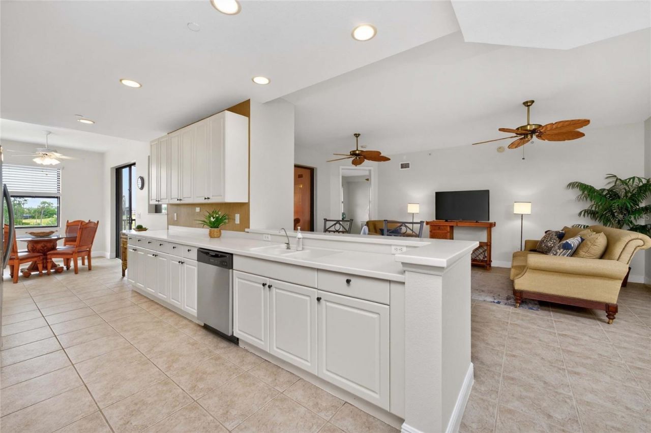 24351 Baltic Ave, Unit 203, Punta Gorda, FL 33955 Photo
