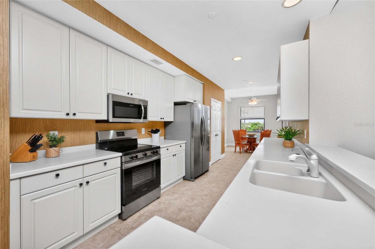24351 Baltic Ave, Unit 203, Punta Gorda, FL 33955 Photo