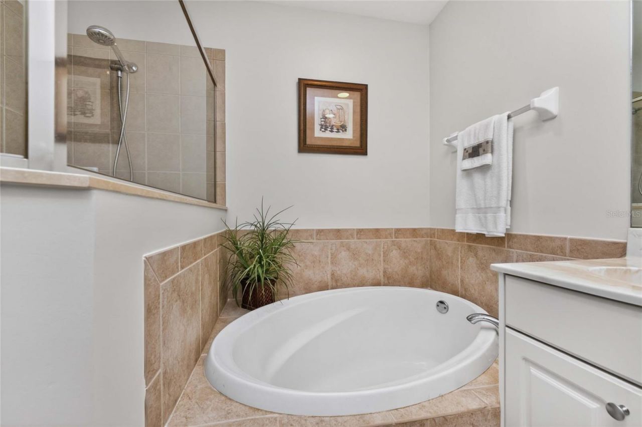 24351 Baltic Ave, Unit 203, Punta Gorda, FL 33955 Photo