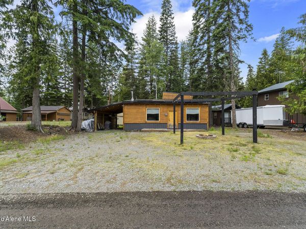 118 Timber LN , Nordman, ID 83848